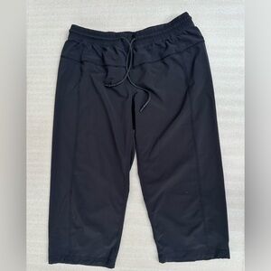 Lululemon Black Cropped Pants size 6 (estimate) Drawstring Waist Womens